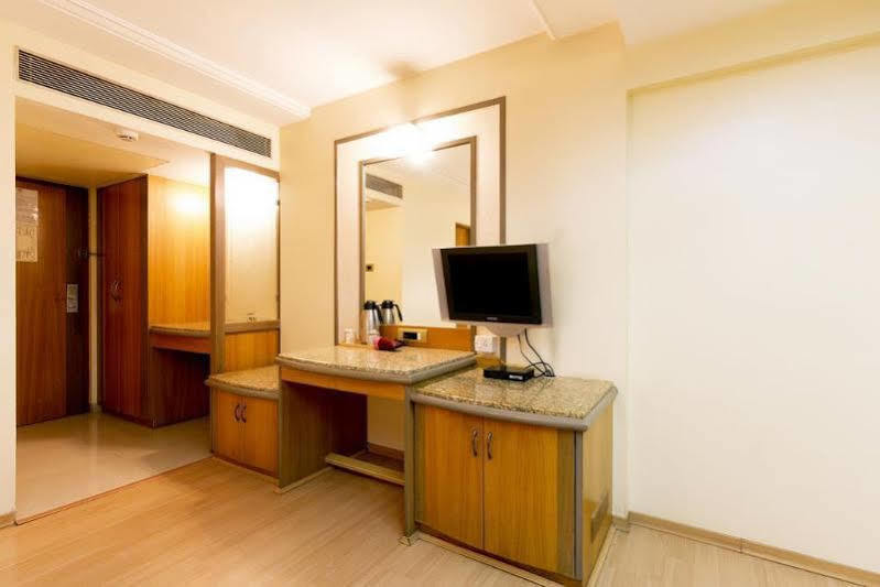 Hotel Gandharva Shivajinagar Pune Exterior foto